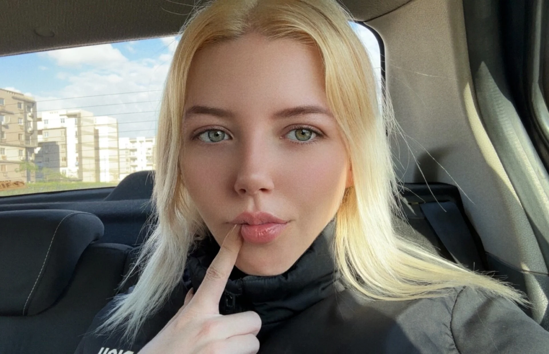 XXX Porn Photo of Nude MonaNoire 3