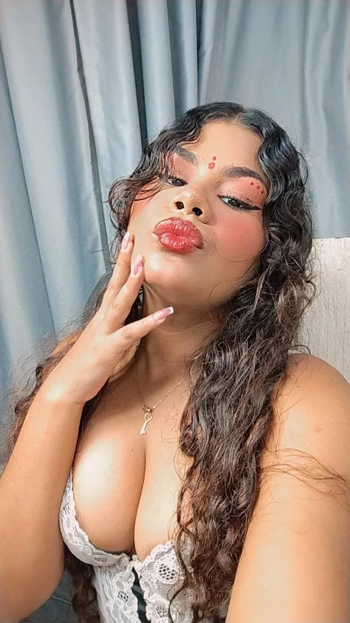 XXX Porn Photo of Nude yaazhinii 33