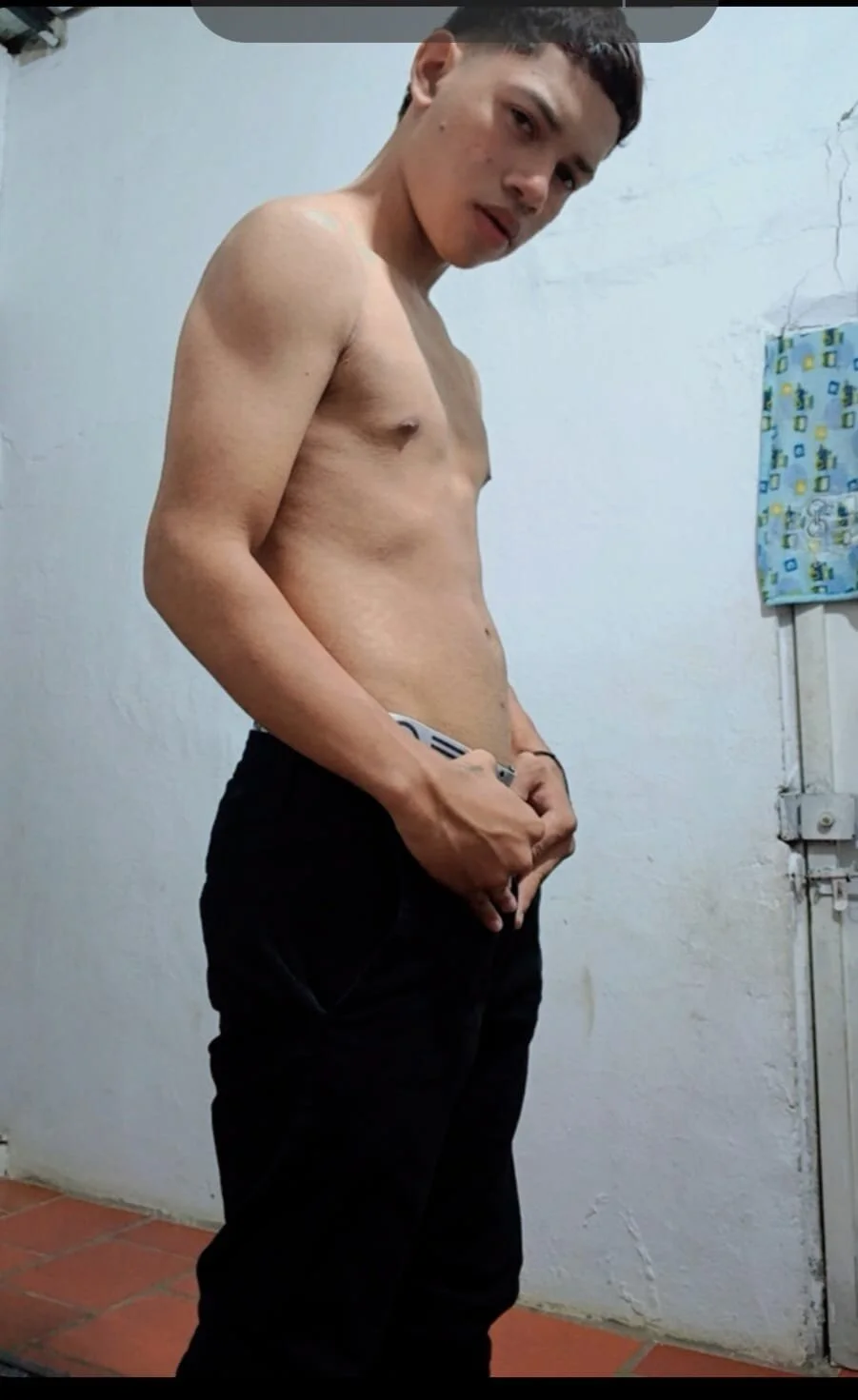 XXX Porn Photo of Nude curious_straight_guy 10
