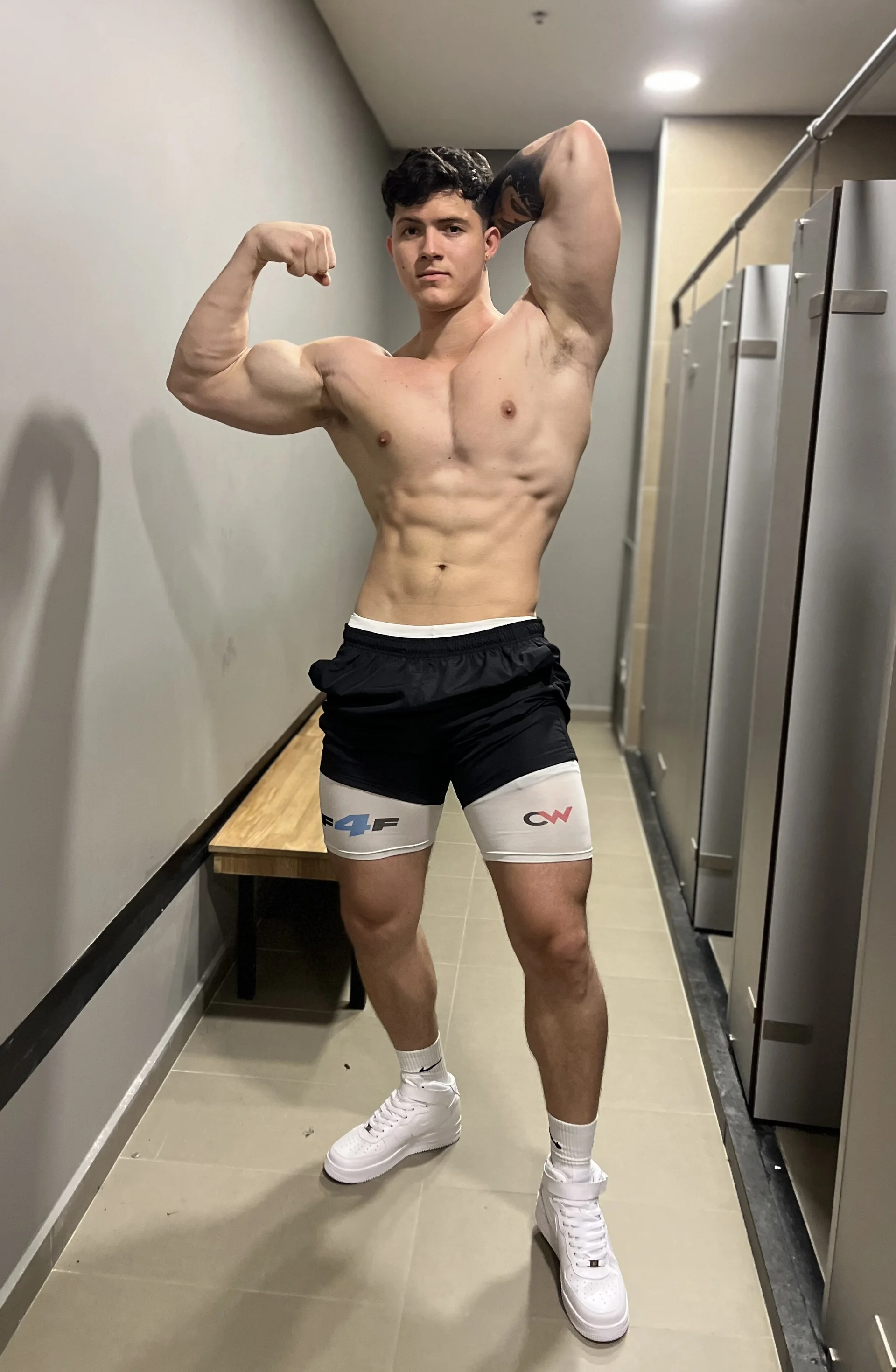 XXX Porn Photo of Nude Hazzan_Velez 1