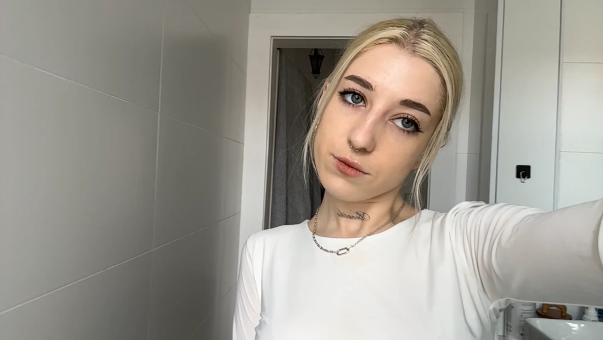 XXX Porn Photo of Nude EmmyWet 4