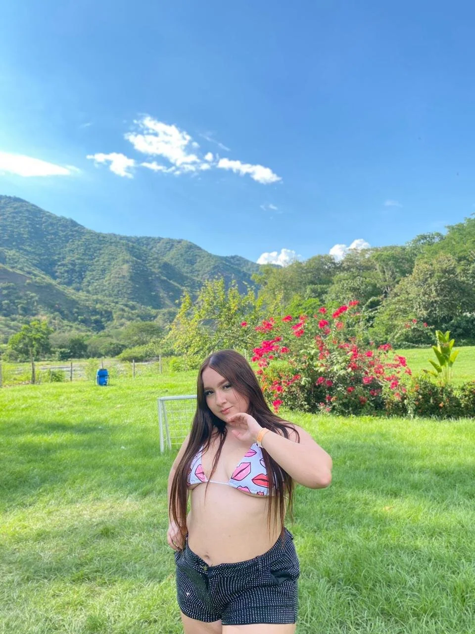 XXX Porn Photo of Nude emily_hilton1 1
