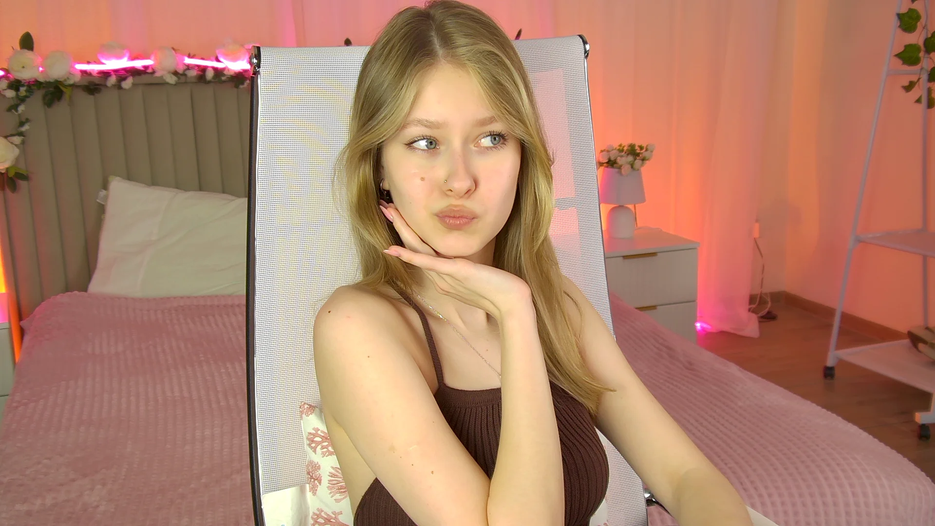 XXX Porn Photo of Nude EveMundie 25