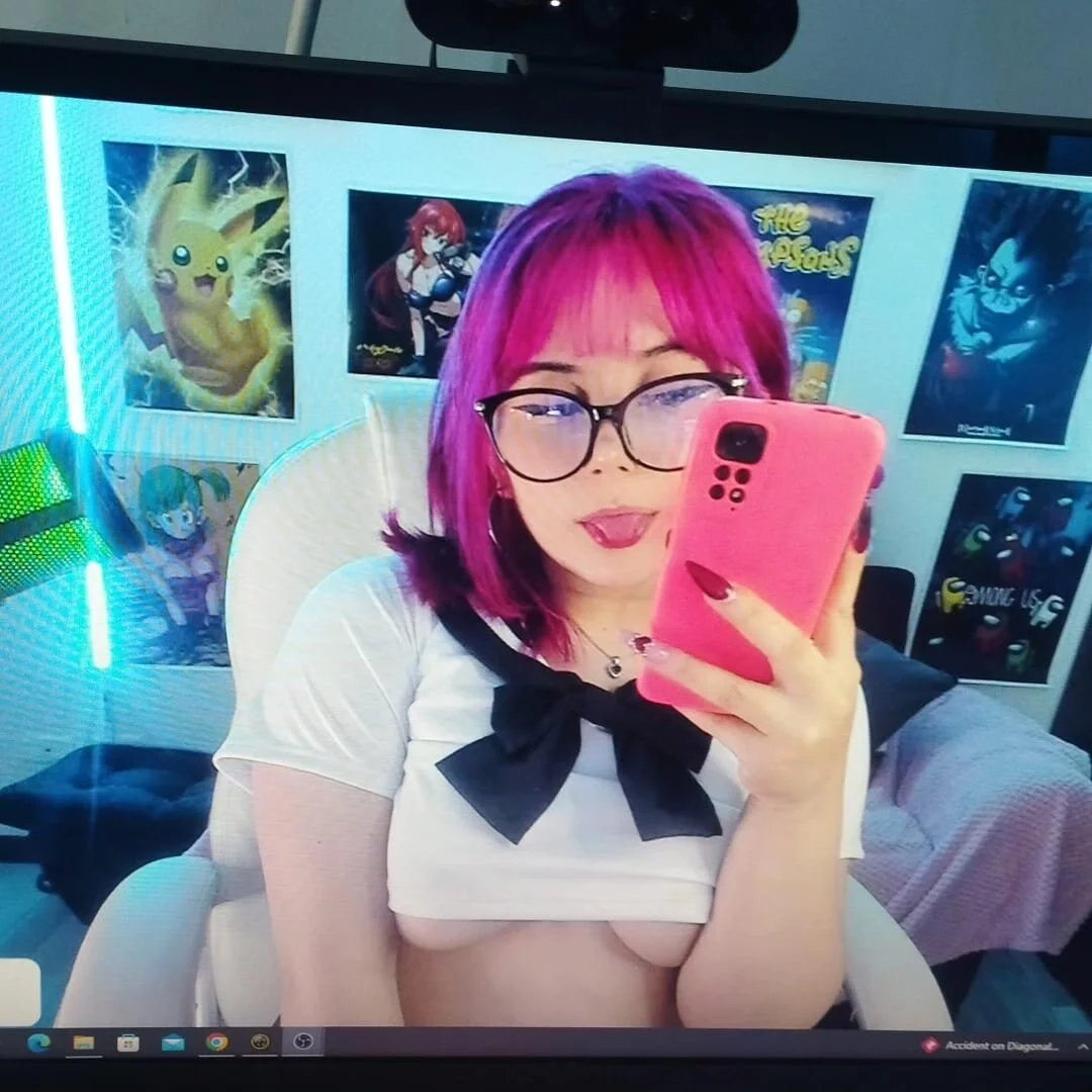 XXX Porn Photo of Nude avi_frost 18