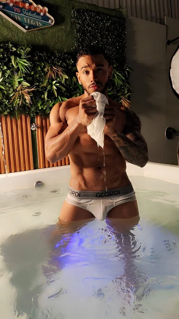 XXX Porn Photo of Nude bruno_miller_ 19