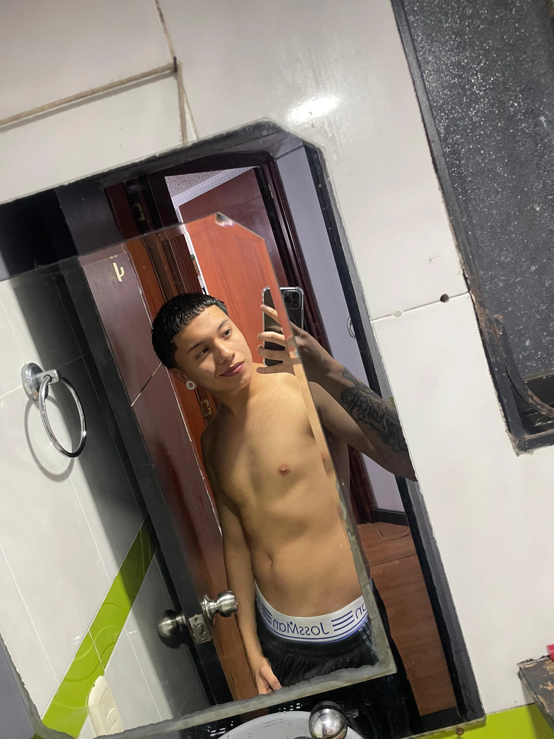 XXX Porn Photo of Nude Owen_bluee 1