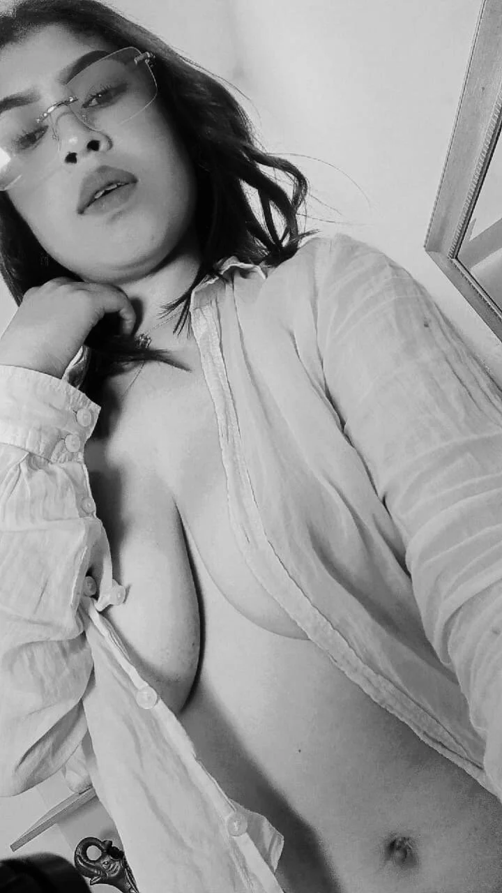 XXX Porn Photo of Nude Leslymarin_ 3