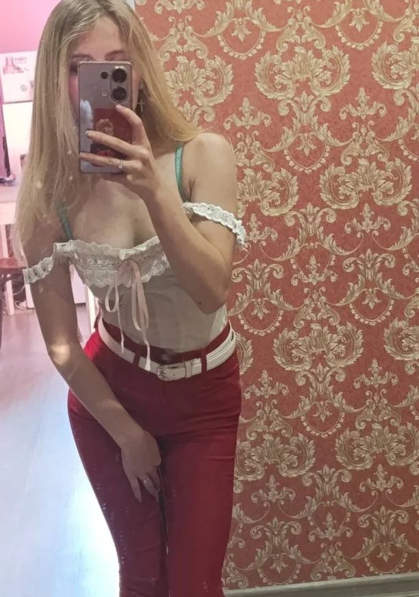 XXX Porn Photo of Nude LisaBam 9