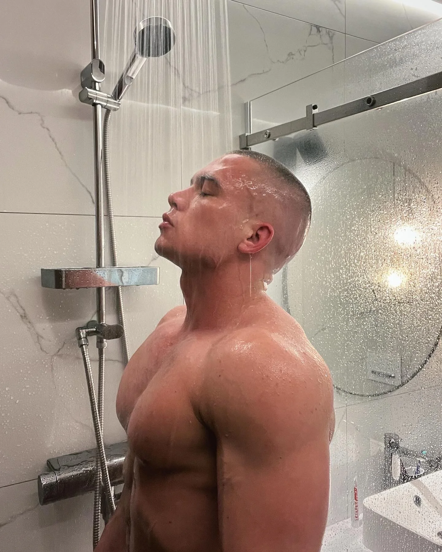 XXX Porn Photo of Nude SultryAndrewww 4