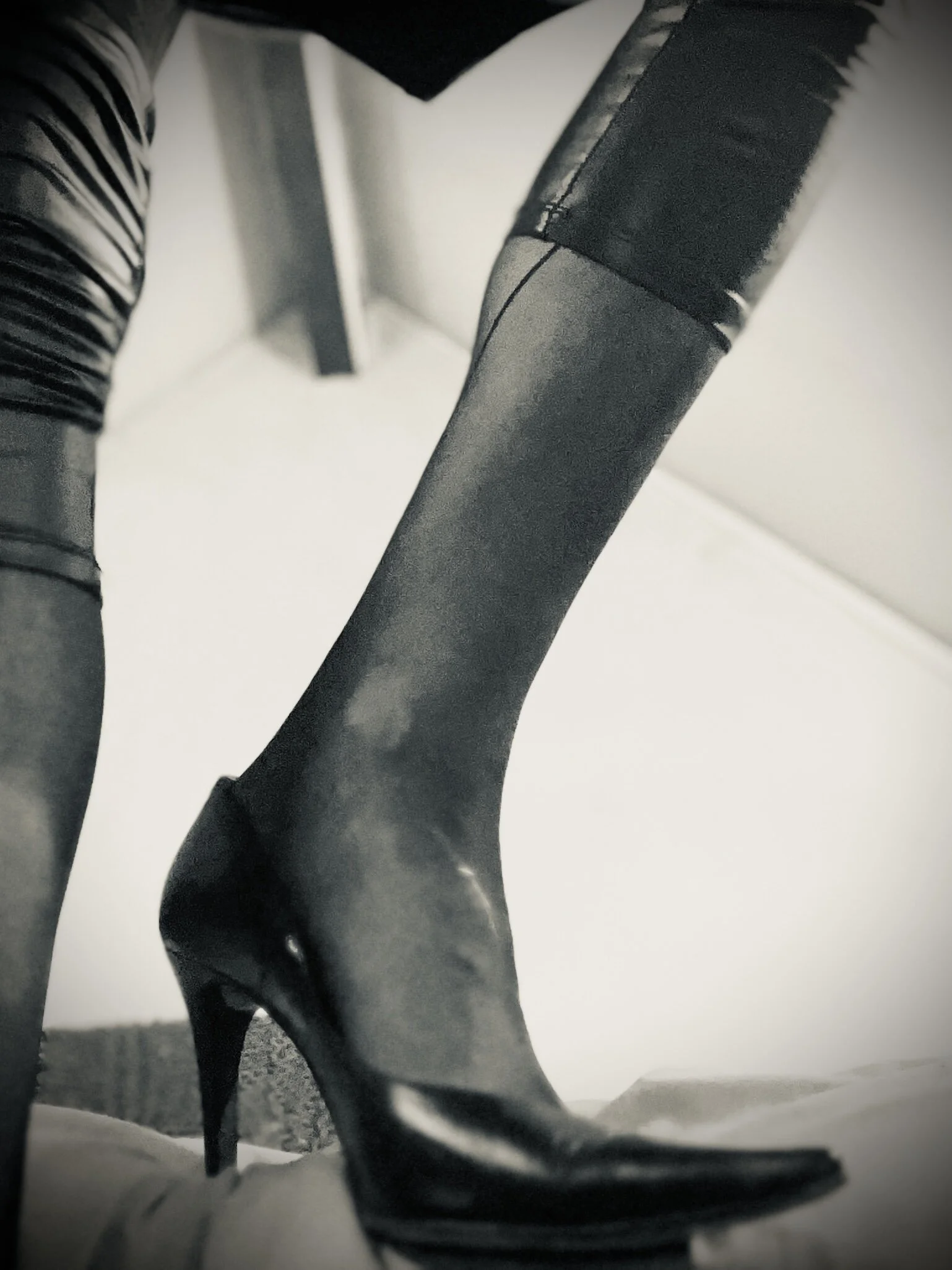 XXX Porn Photo of Nude alexheels_boots 3