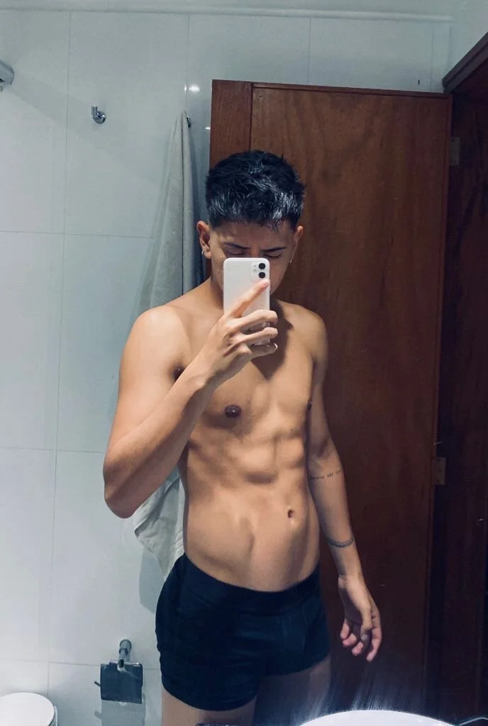 XXX Porn Photo of Nude adrik_cano__ 21