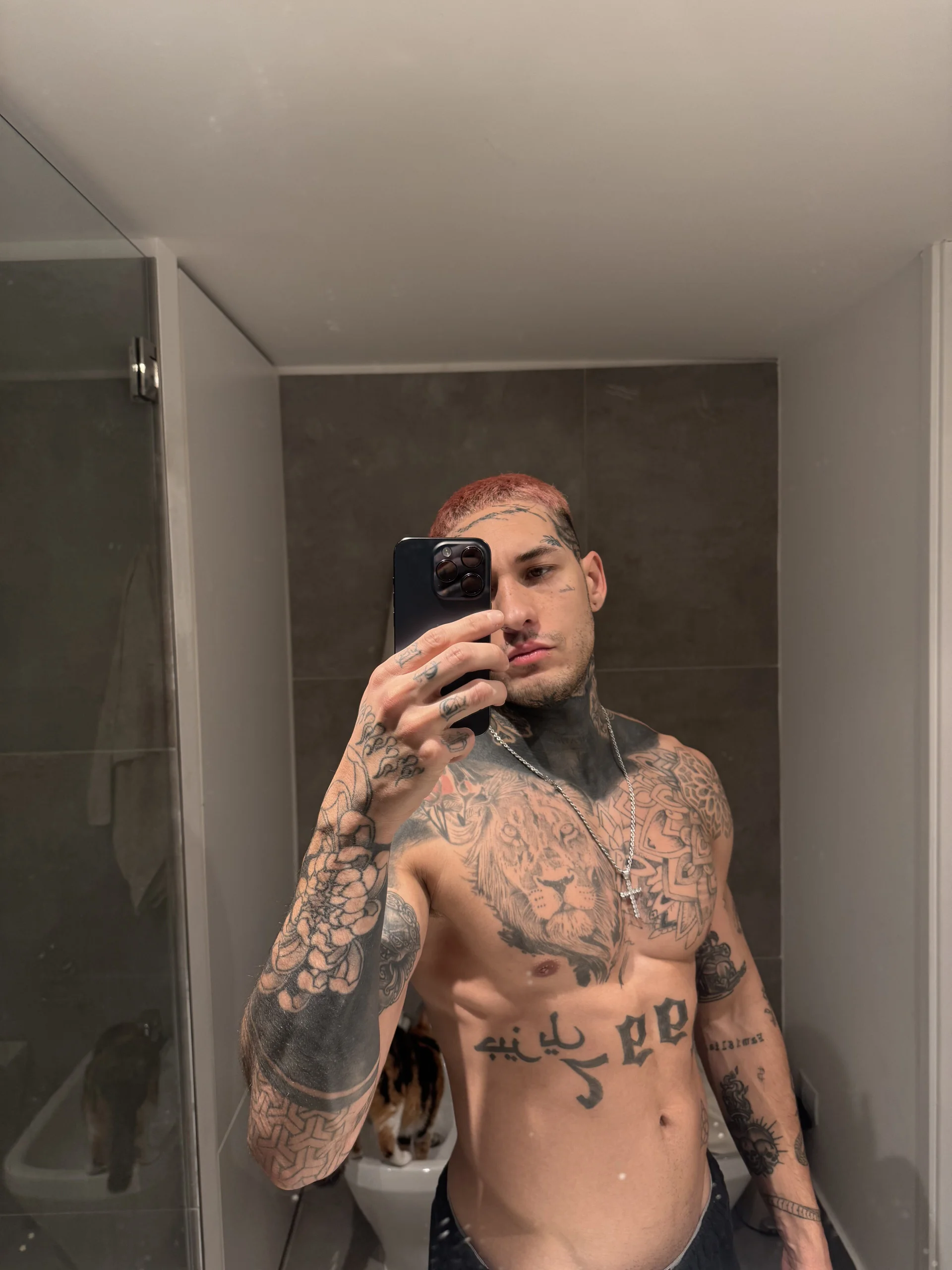 XXX Porn Photo of Nude whoiszeke 3