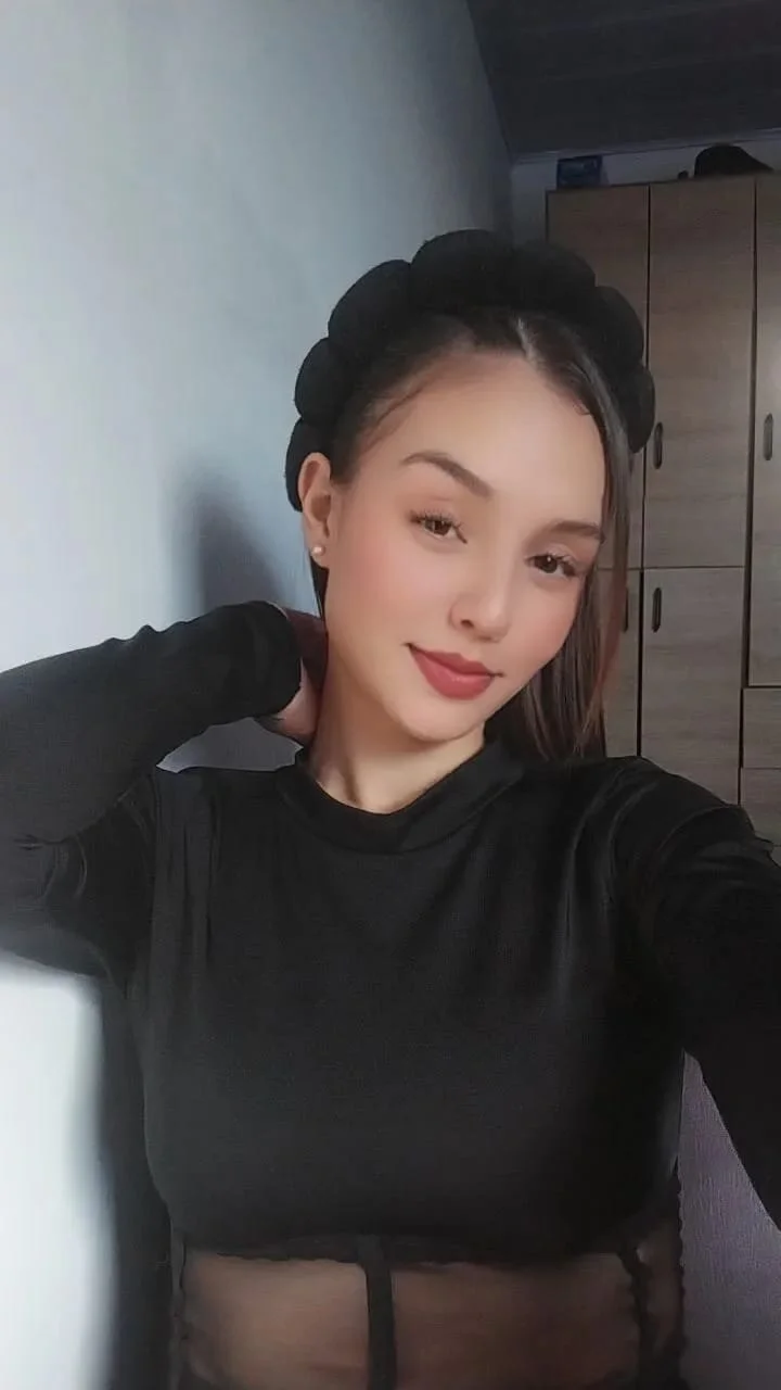 XXX Porn Photo of Nude Emi_Glow 3