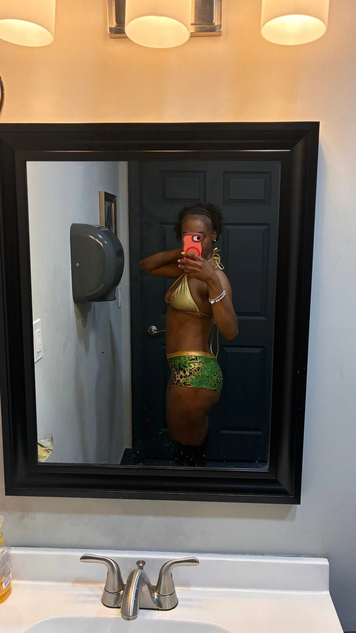 XXX Porn Photo of Nude PeachxPatron 4