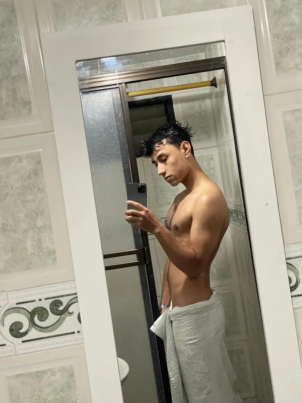 XXX Porn Photo of Nude Vezzx 3