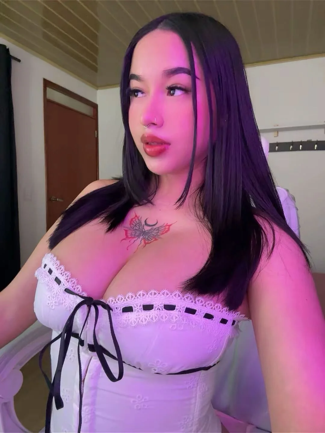 XXX Porn Photo of Nude Renaxi_Smith 4