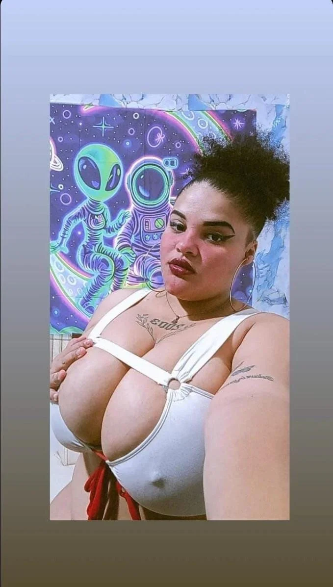 latina_bigboos25