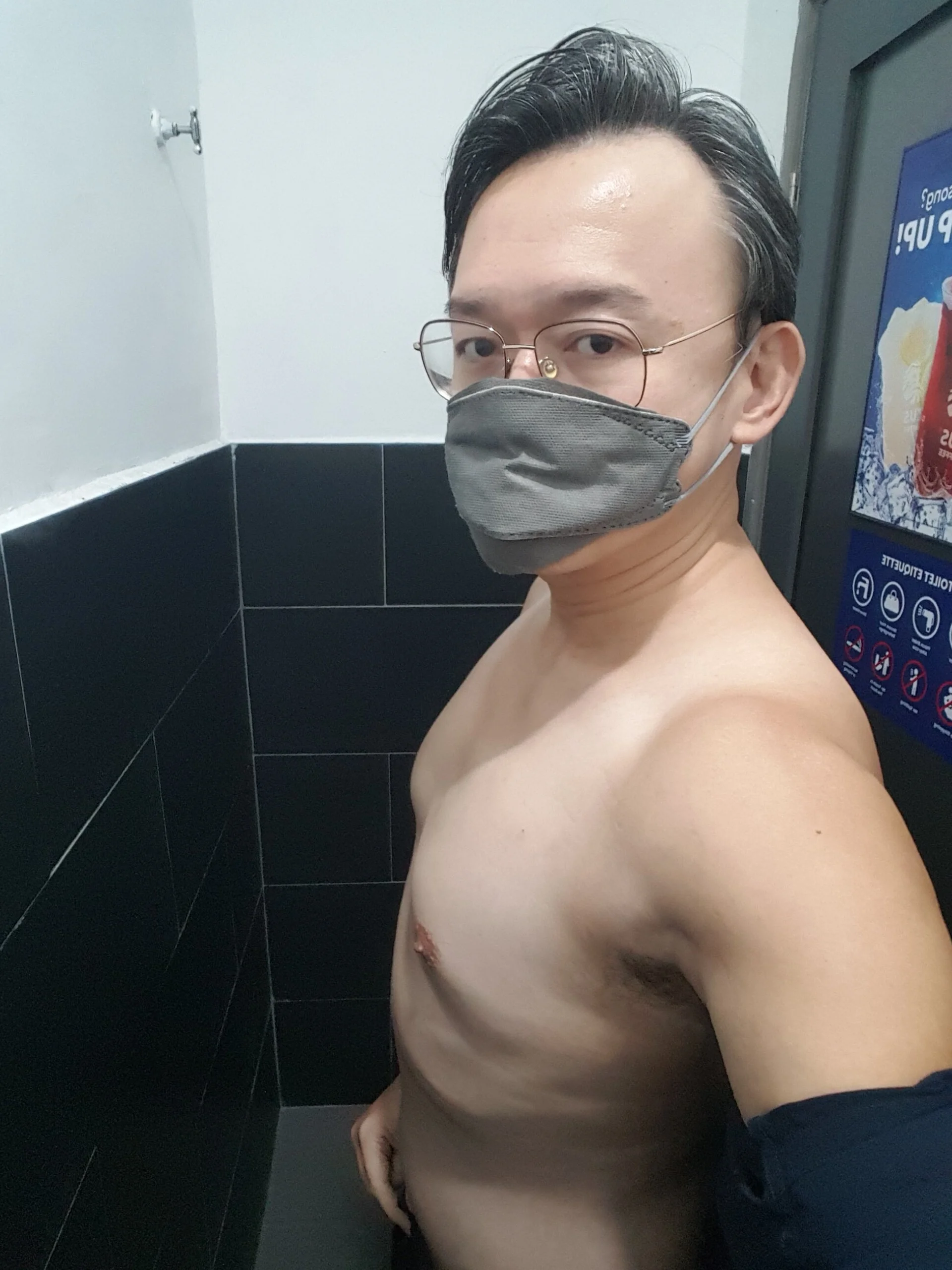 XXX Porn Photo of Nude littlegoddyboy 2