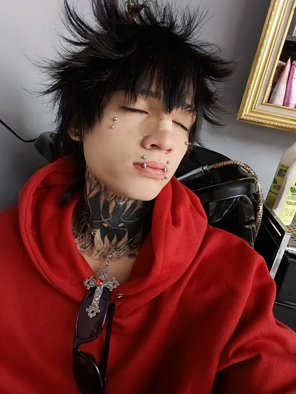 XXX Porn Photo of Nude koryu_skull 5
