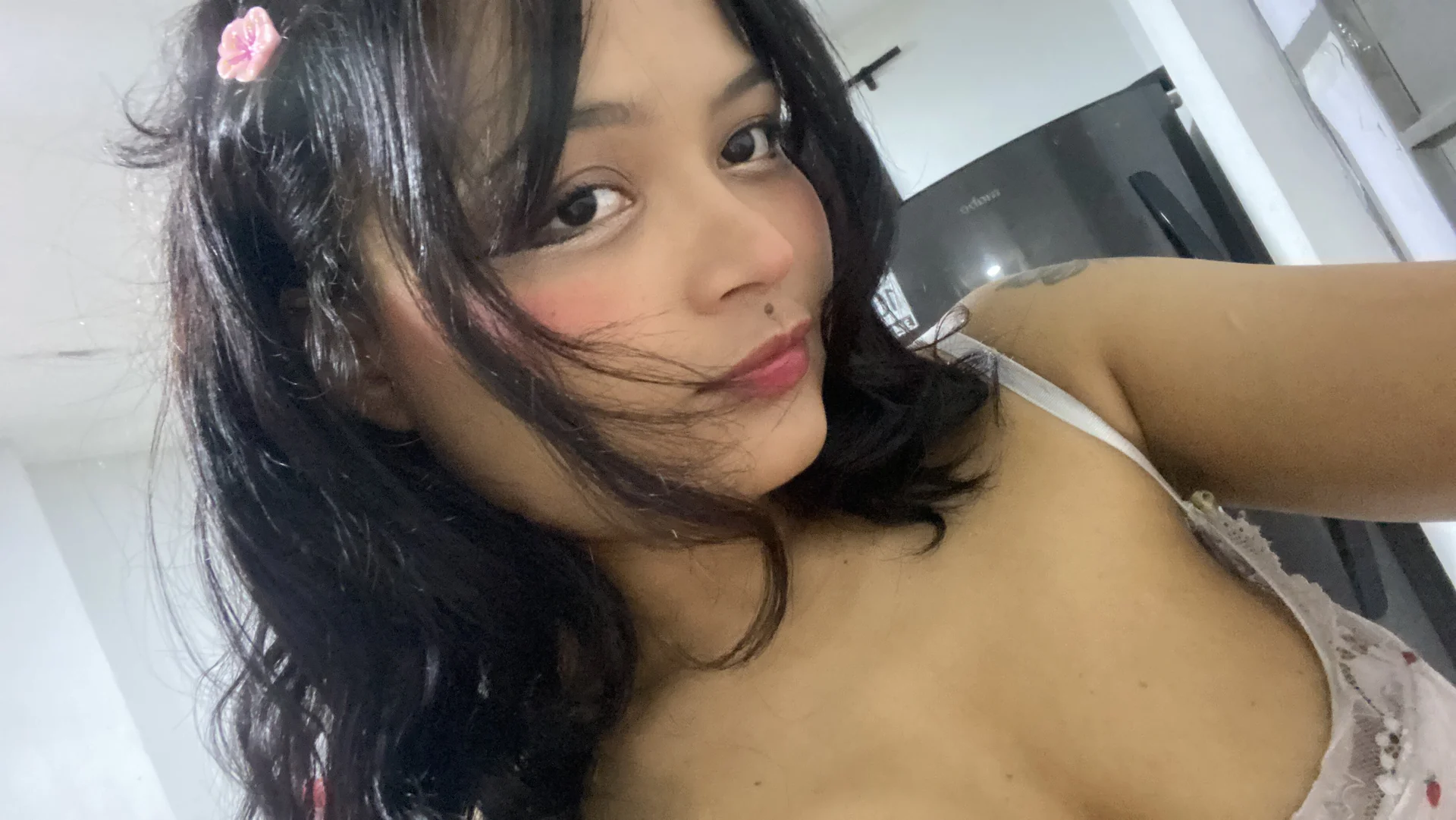 XXX Porn Photo of Nude PetiteNai 1