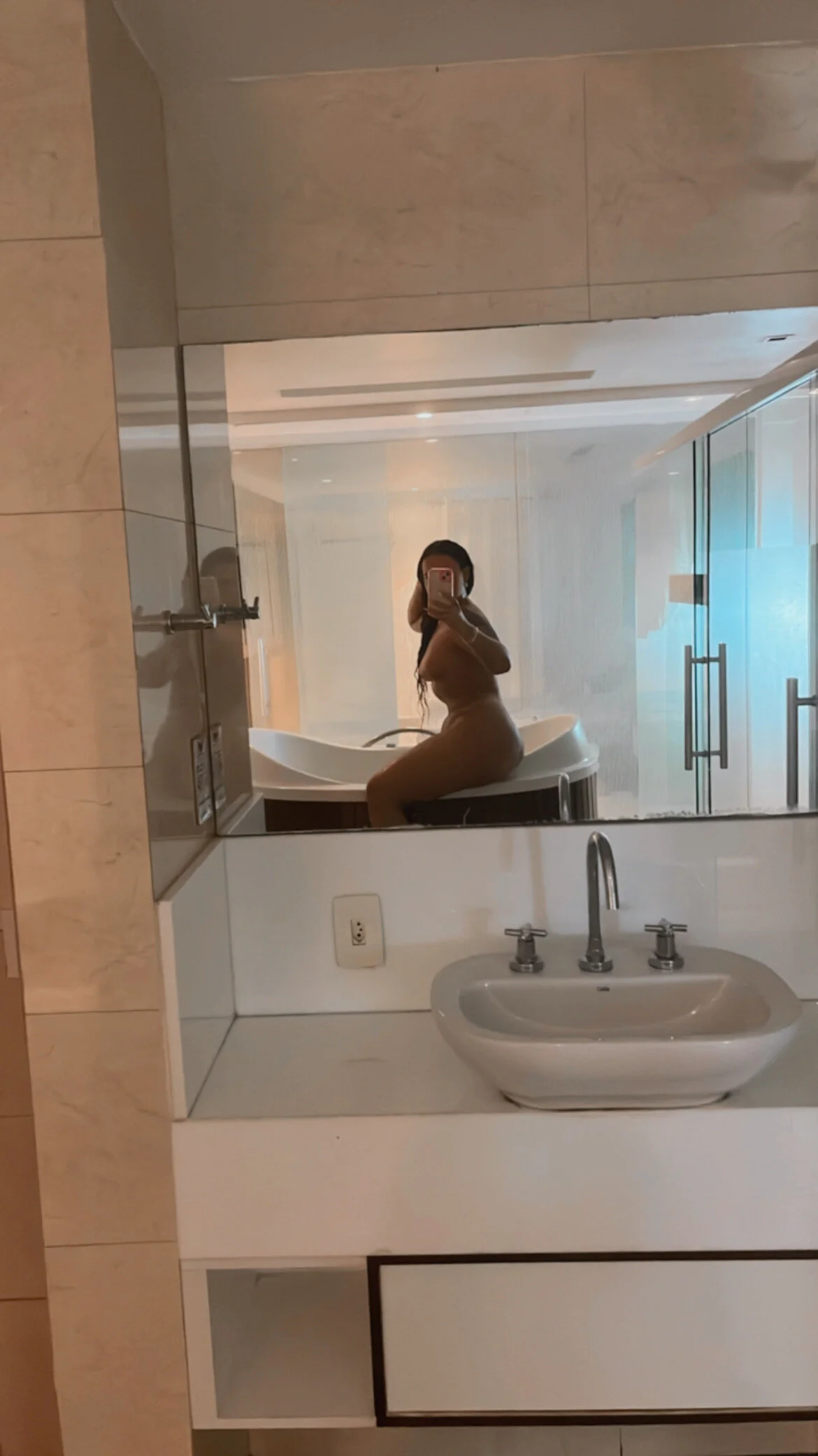 XXX Porn Photo of Nude pimenta_gaby 1