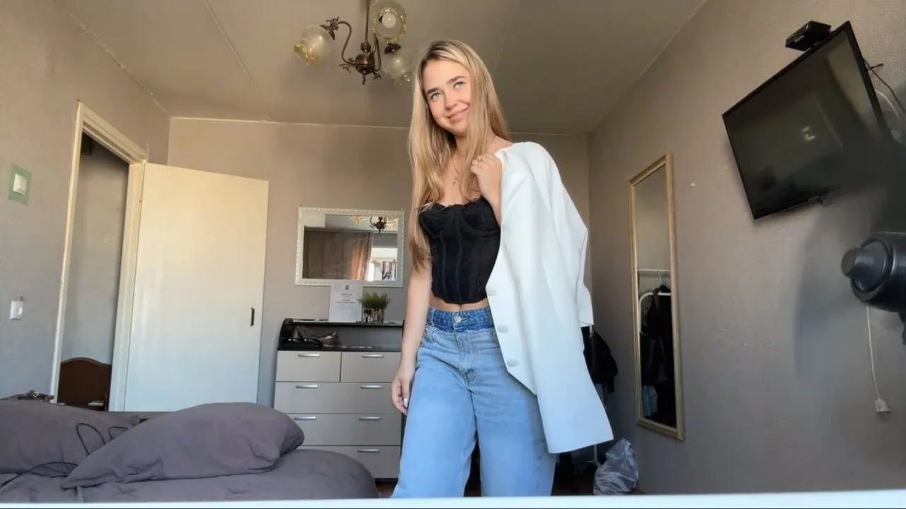 XXX Porn Photo of Nude KamLobach 30