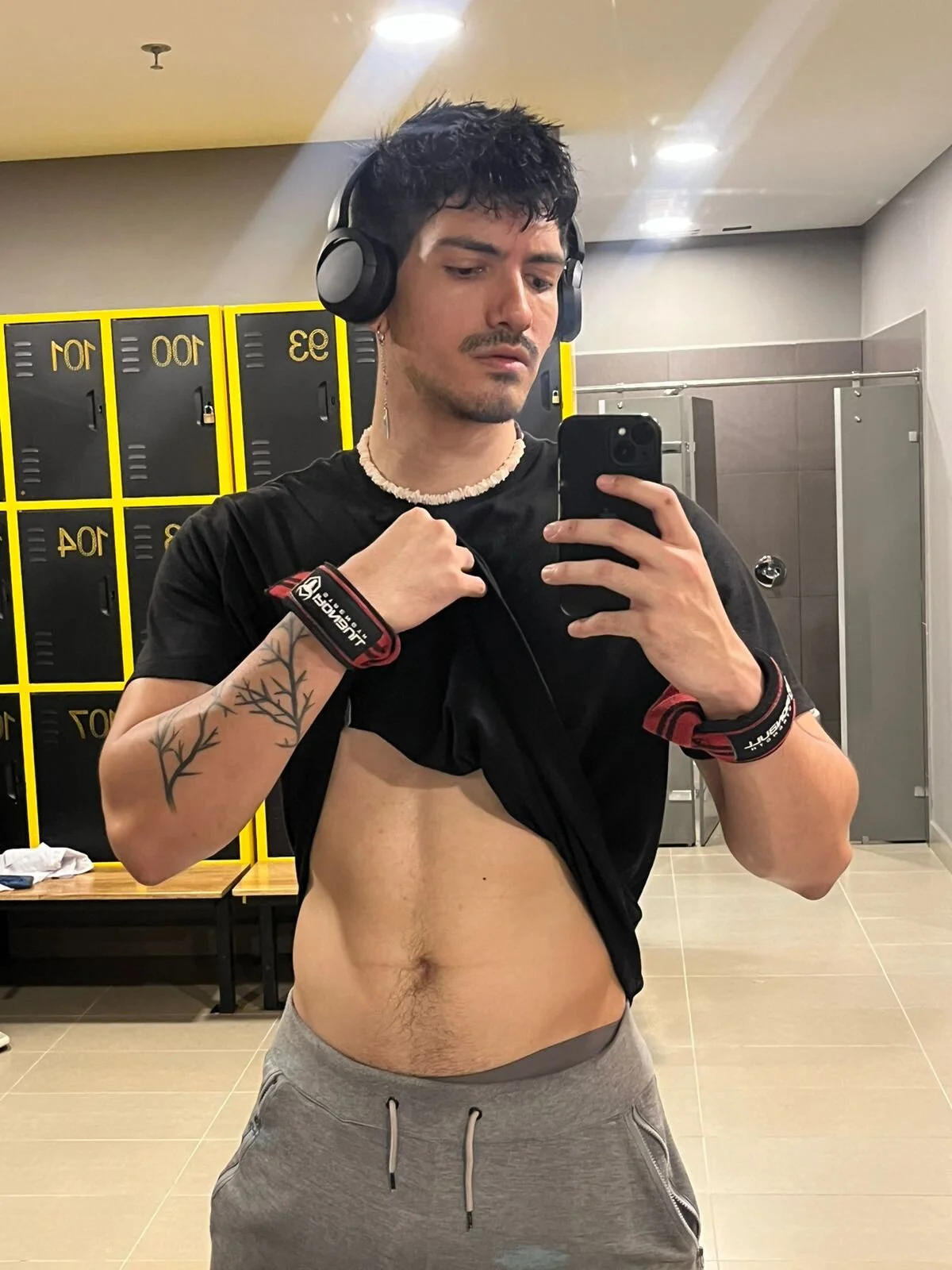 XXX Porn Photo of Nude bbbeachboy 128