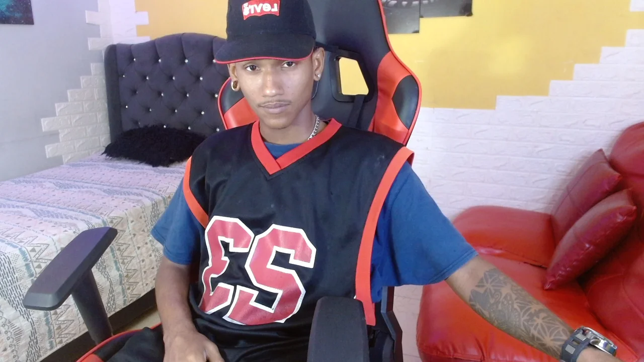 XXX Porn Photo of Nude ManSant 4
