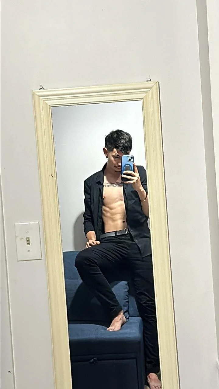 XXX Porn Photo of Nude BabyAzz19 2
