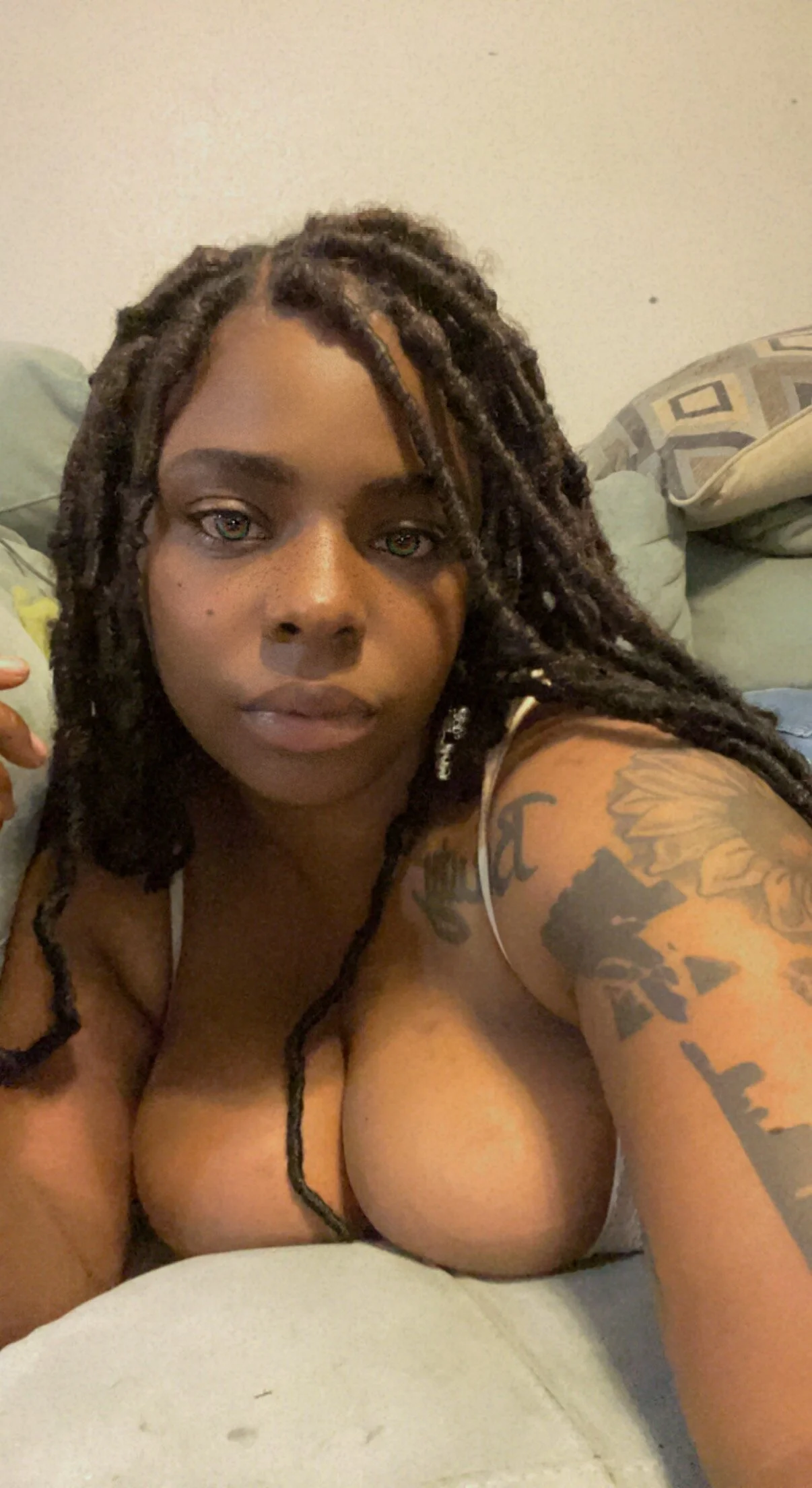 XXX Porn Photo of Nude BillionScreen 22