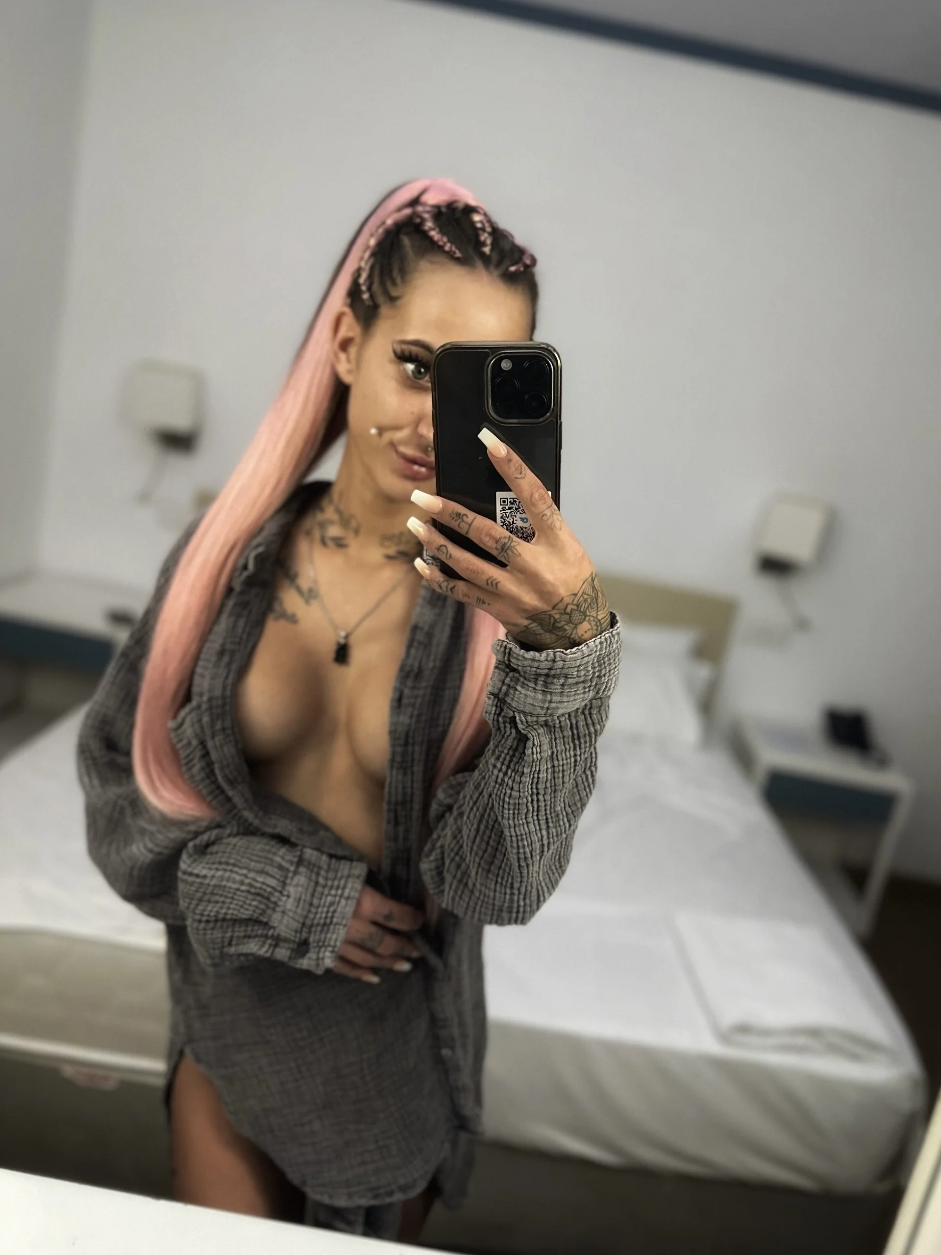 XXX Porn Photo of Nude mrs_skinny_goddess 15