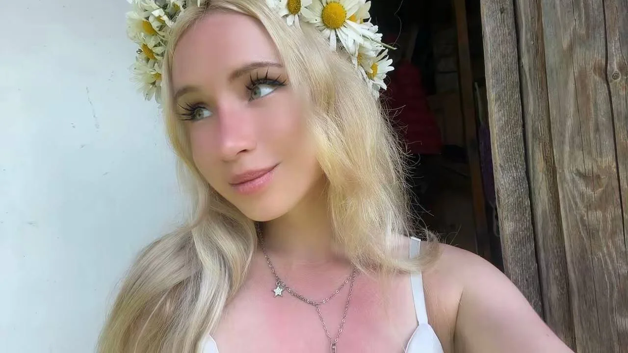 XXX Porn Photo of Nude Mia__Jensen 2