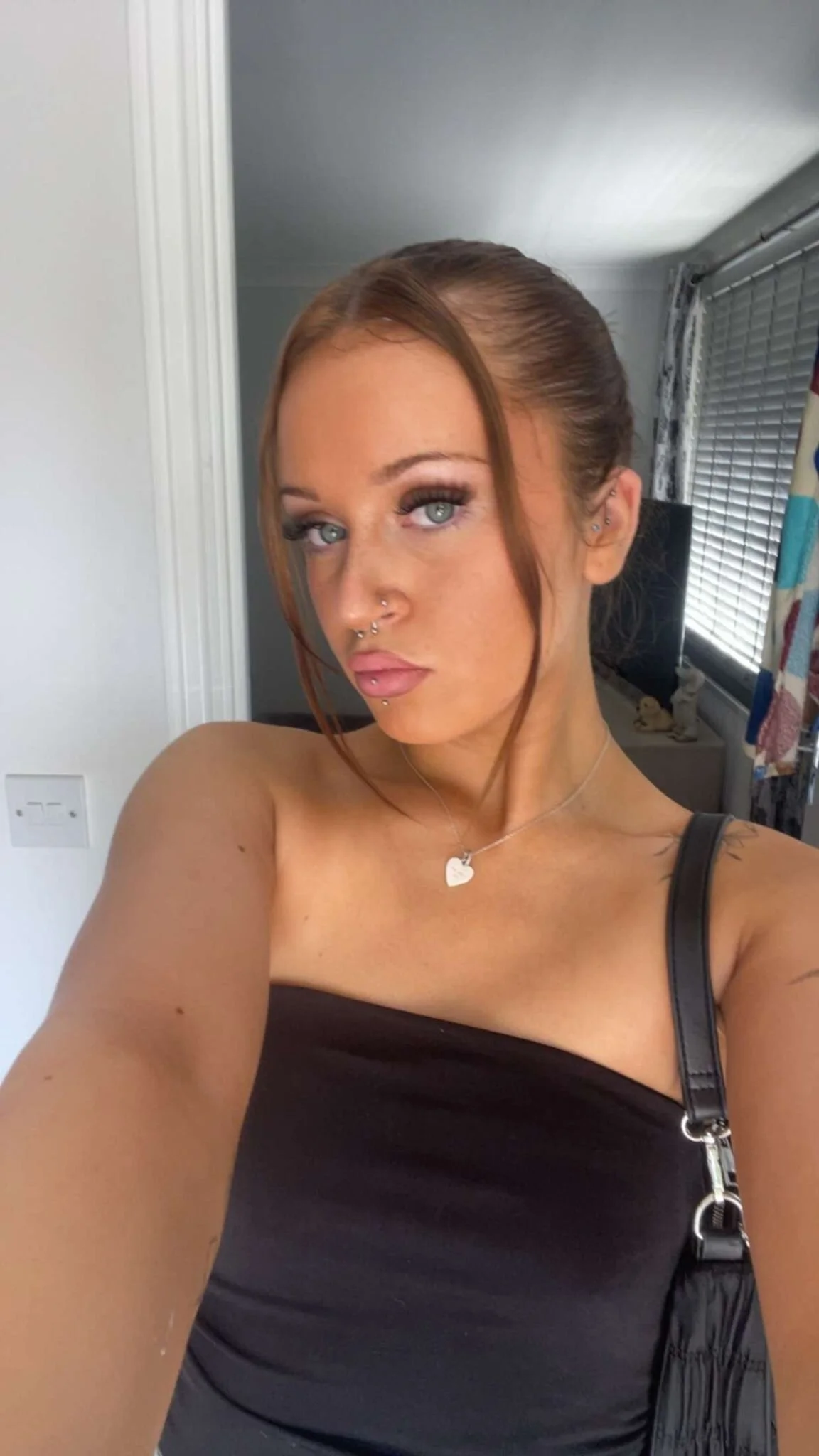 XXX Porn Photo of Nude PoisonIvy_x 7