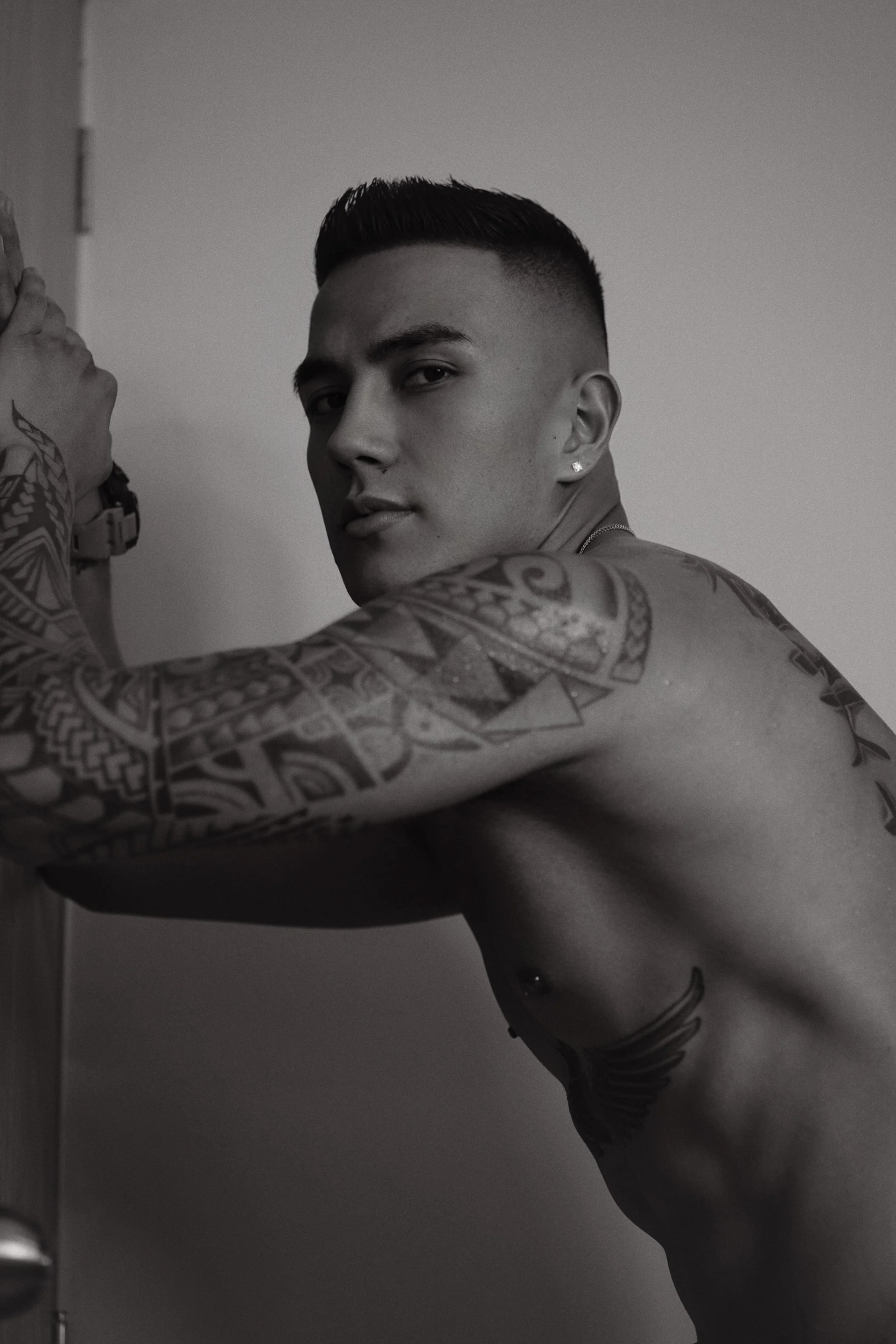 XXX Porn Photo of Nude Aron_Bolt 21