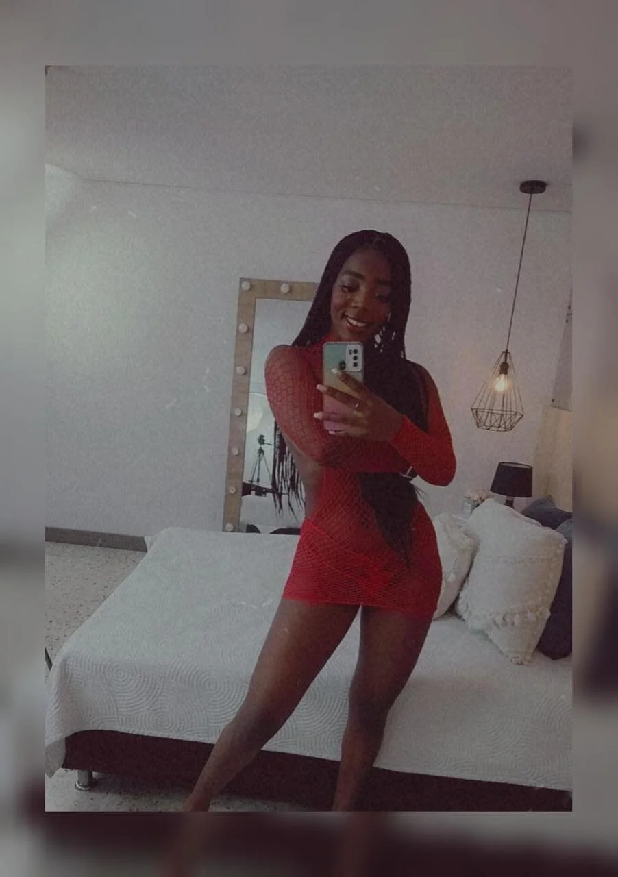 XXX Porn Photo of Nude zoeethompson_cm 3