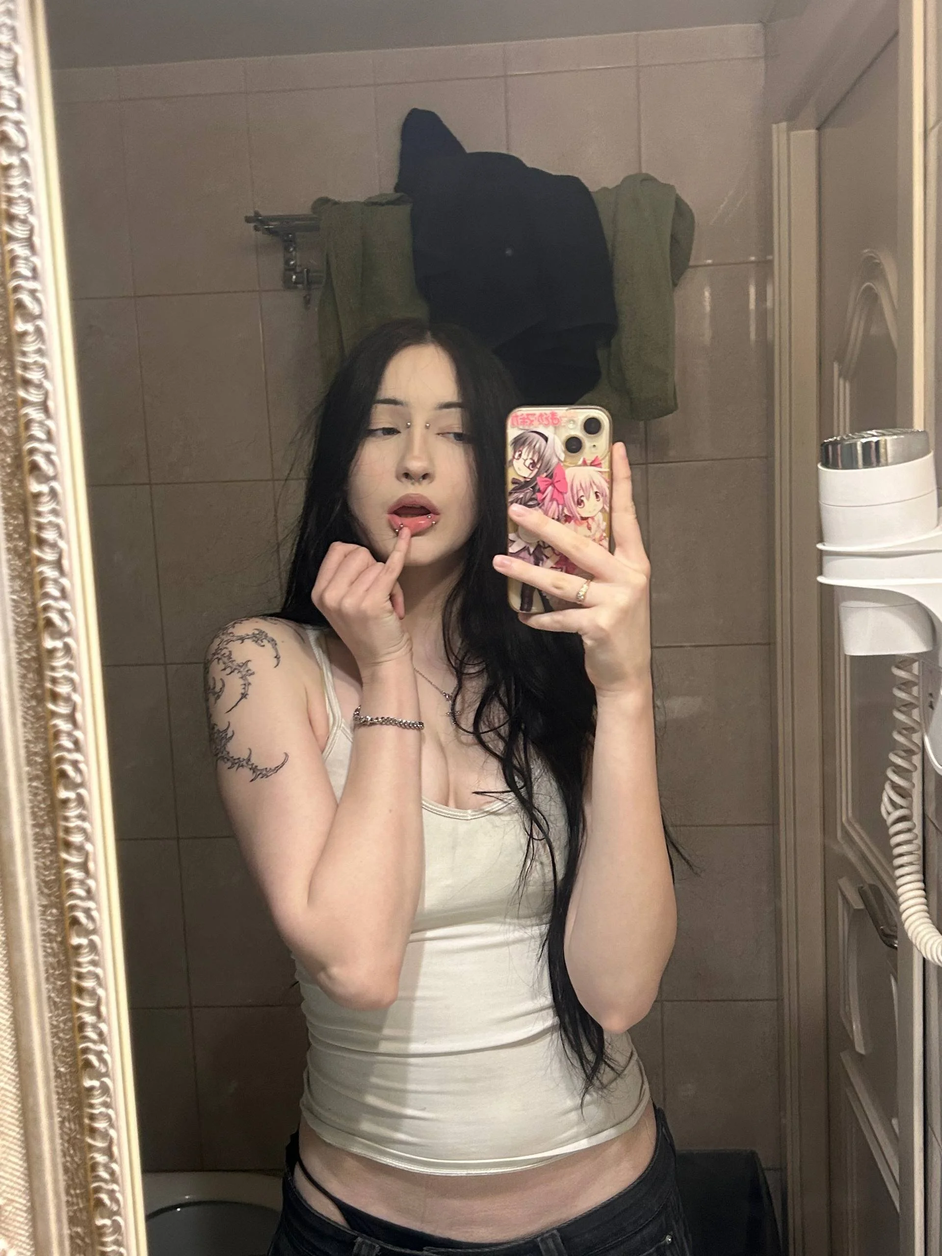 XXX Porn Photo of Nude MissKisssy 3