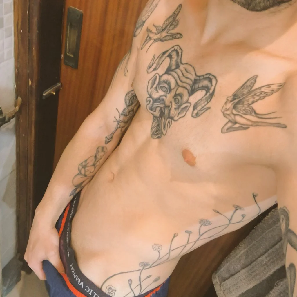 XXX Porn Photo of Nude swuosh 1
