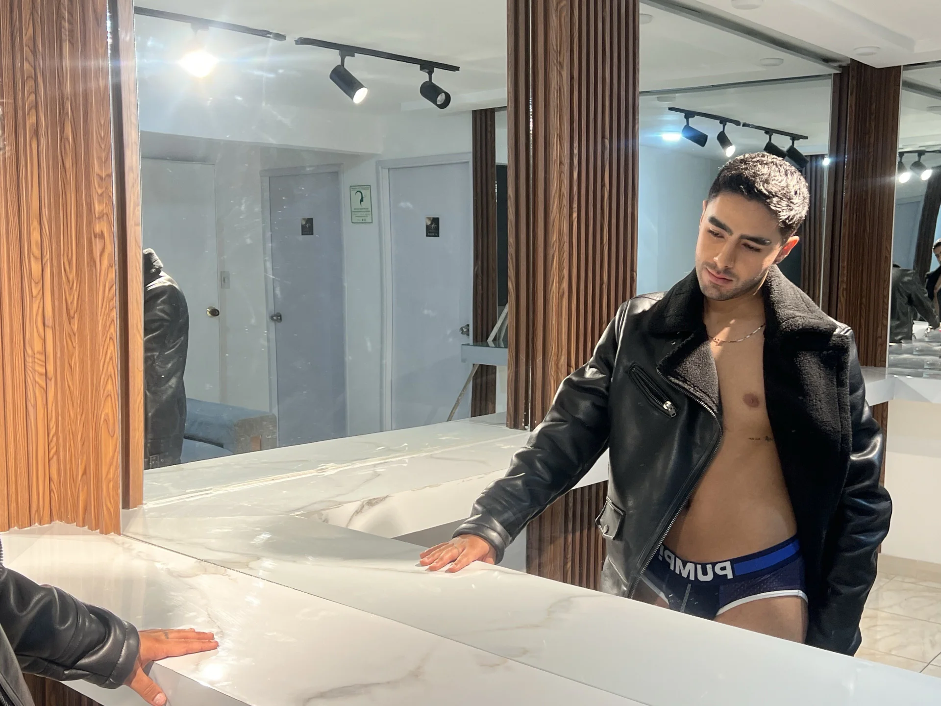 XXX Porn Photo of Nude ItsMeEros 338