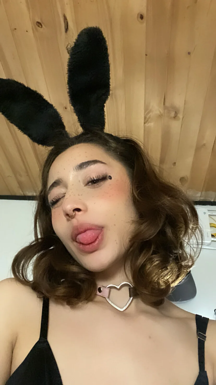 XXX Porn Photo of Nude hottiecattiee 6