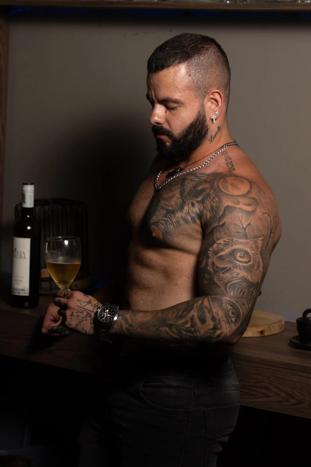 XXX Porn Photo of Nude Johnnygrayson1 18