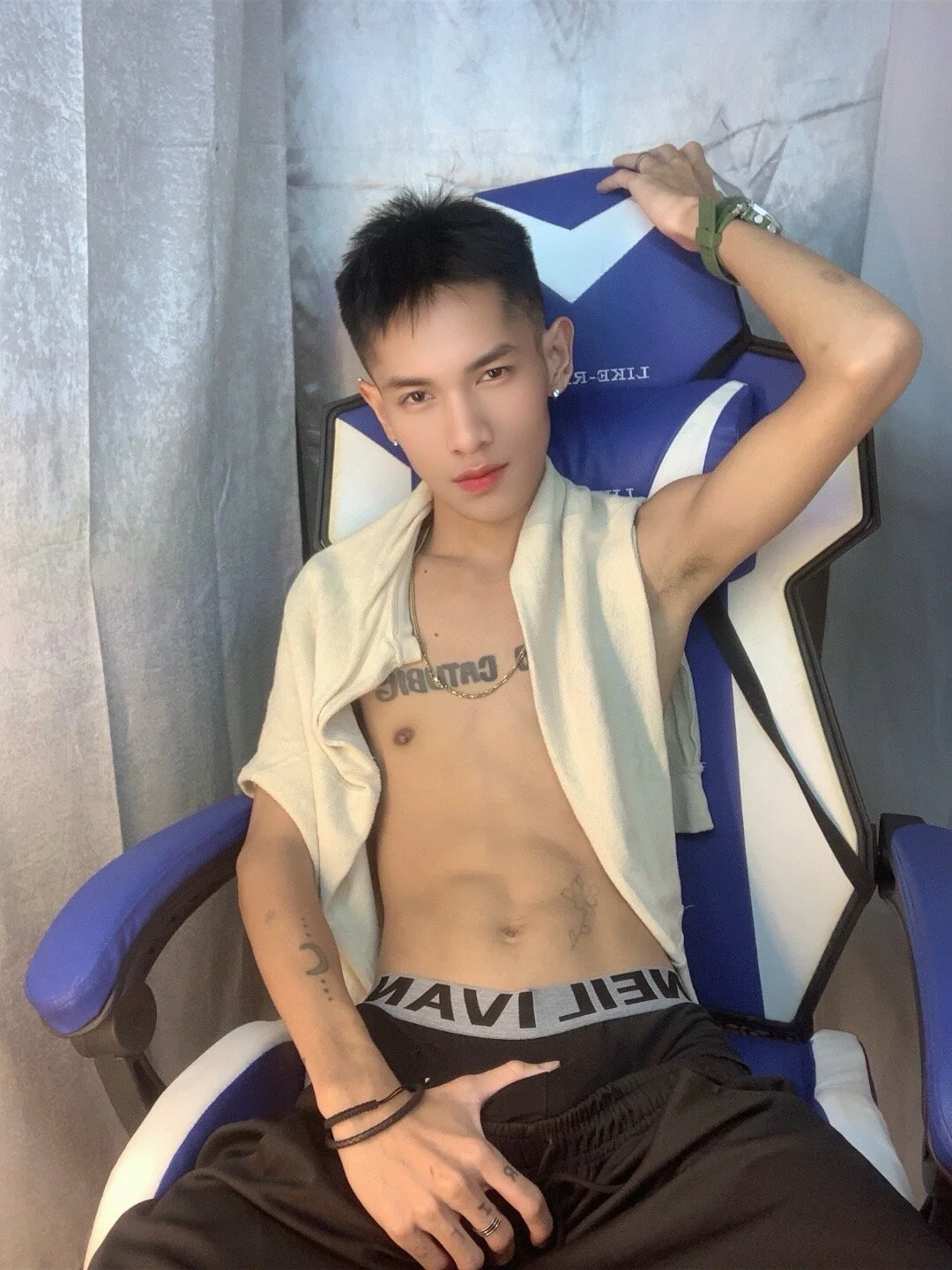 XXX Porn Photo of Nude riks_tyler 18