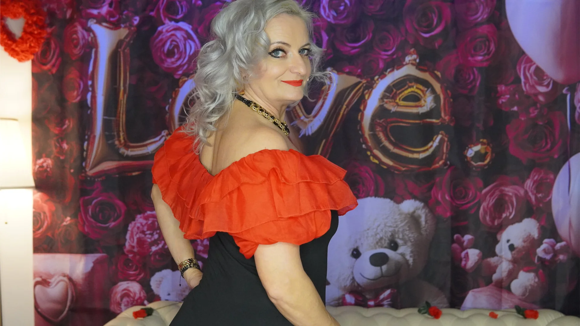 XXX Porn Photo of Nude LadyTouch 63