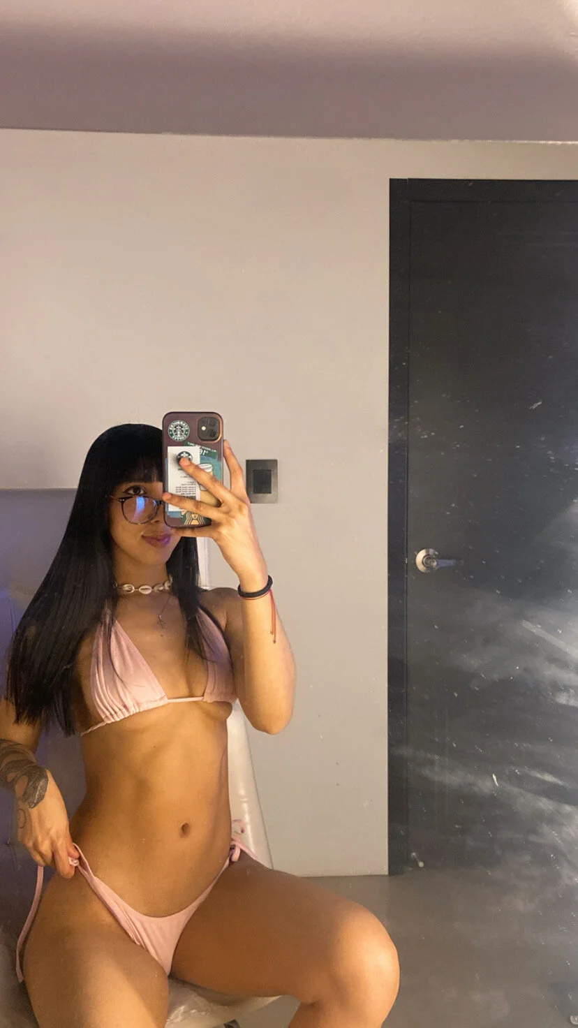 XXX Porn Photo of Nude Mis__lola 34