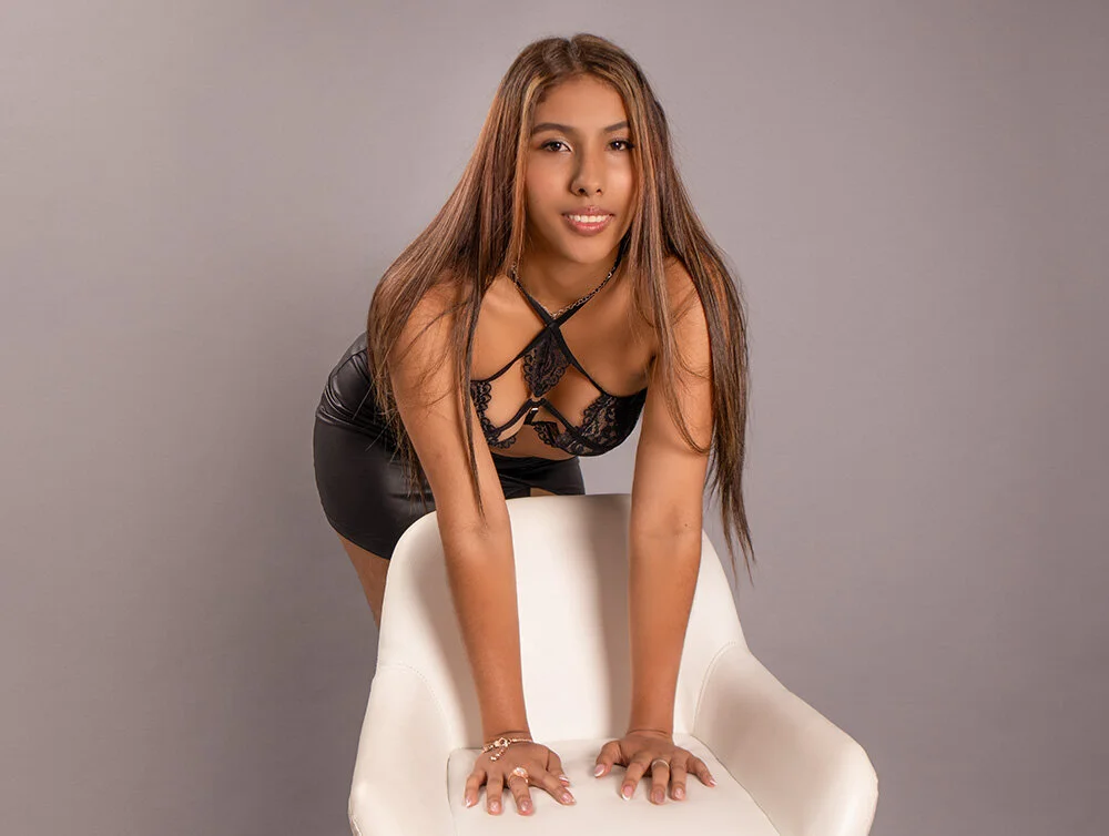 XXX Porn Photo of Nude AriaaStar 9