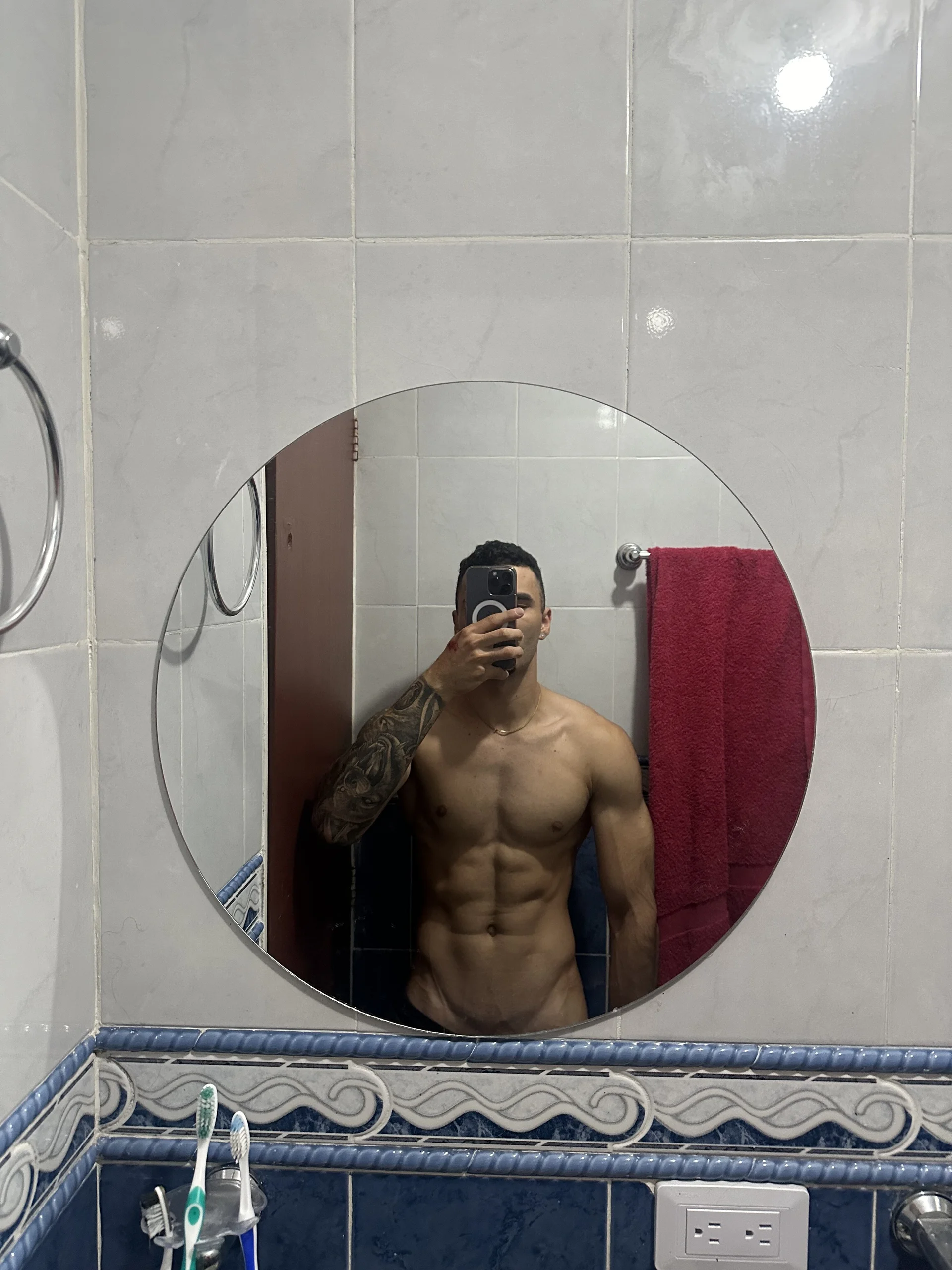 XXX Porn Photo of Nude Derek_w 1