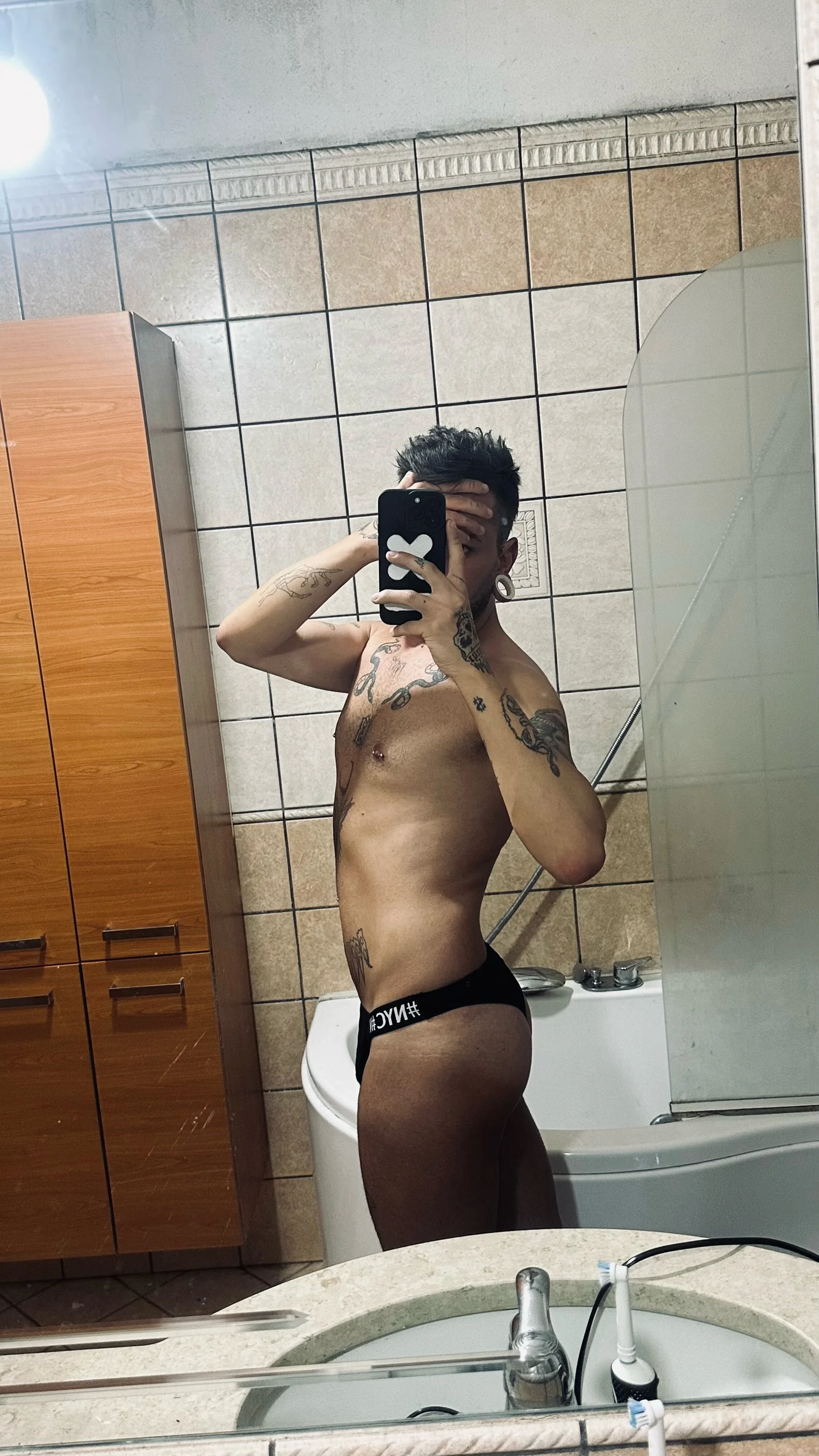 XXX Porn Photo of Nude drew98_ 1