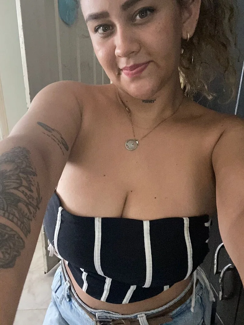 XXX Porn Photo of Nude loly_bigbooty4u 5