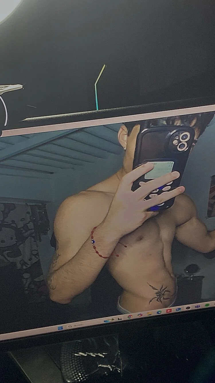 XXX Porn Photo of Nude dylan_fun18 8