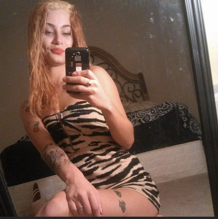 XXX Porn Photo of Nude petiteDollface 24
