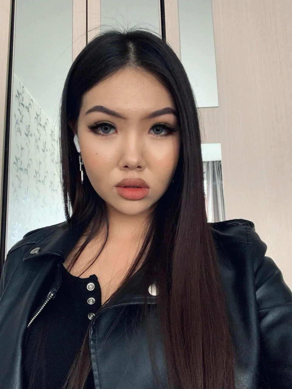 XXX Porn Photo of Nude AraIkenberry 17